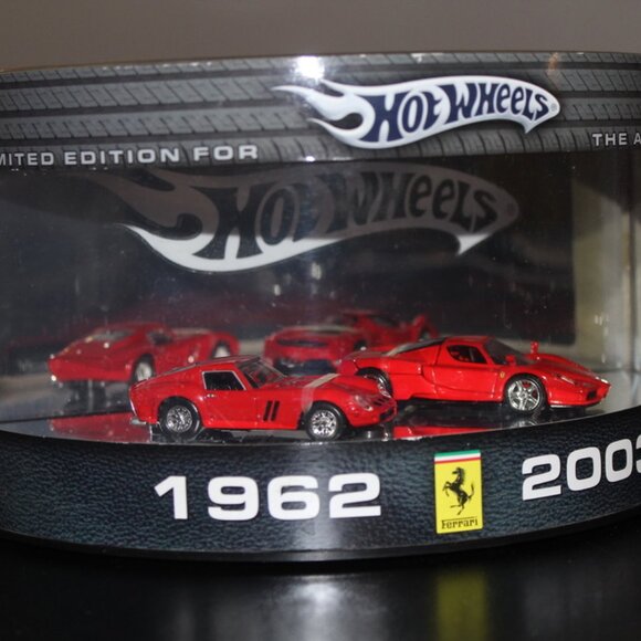 Bộ 2 Xe mô hình Hot Wheels Ferrari 250 GTO and Ferrari Enzo | Shopee